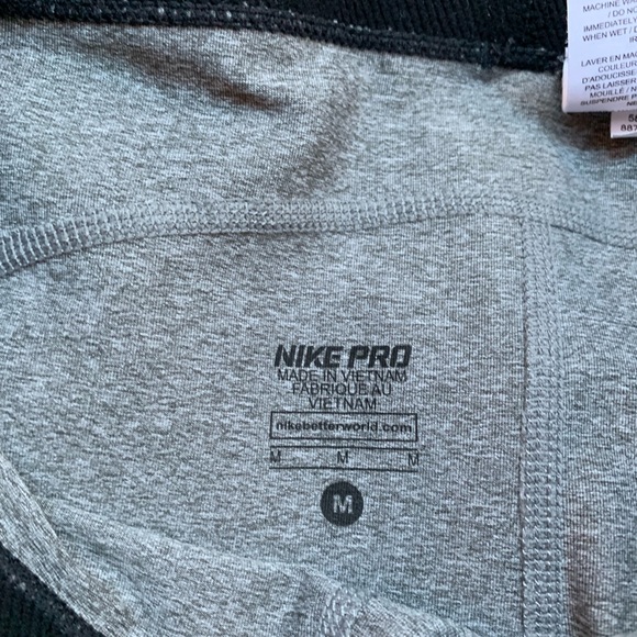 NIKE GRAY CROP LEGGINGS - Picture 7 of 7